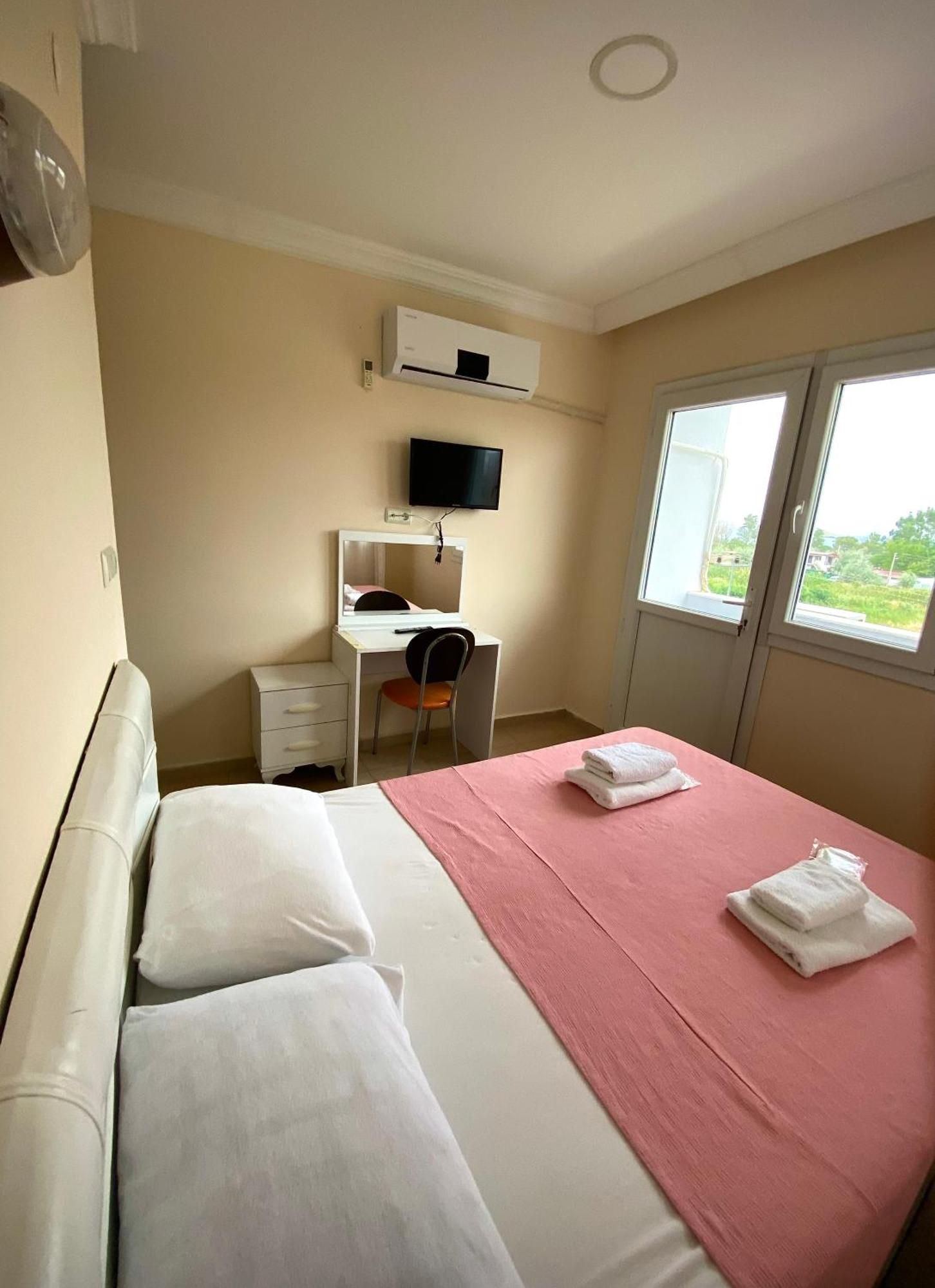 Mandarin Beach Hotel Гумулдур Екстериор снимка