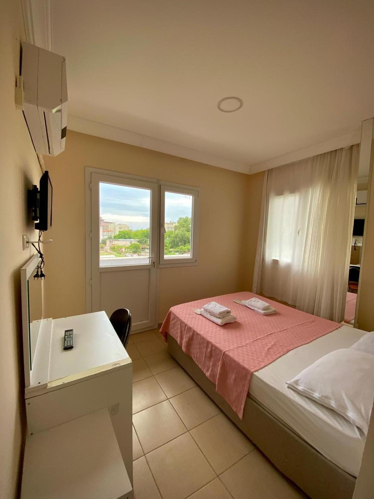 Mandarin Beach Hotel Гумулдур Екстериор снимка